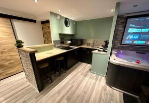 Appartements Appartement Love Room/Jacuzzi : photos des chambres