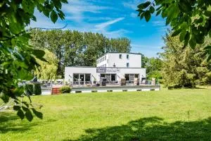 Hotel Mukran - Staphel