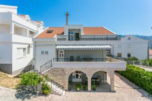 Apartments with a parking space Solin, Split - 21445 