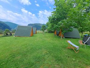 GLAMPING HIŠKe PETRIN 