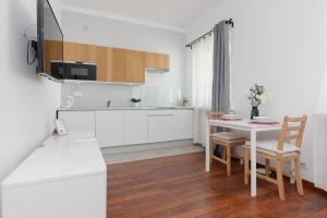 City Center Aparthotel Chmielna by Renters