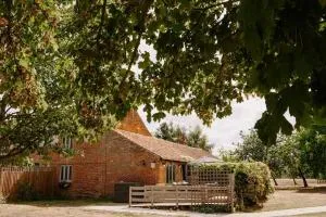 The Threshing Barn - relaxing countryside spa break - Pentney