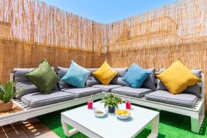 -MalagaSunApts-City Centre Terrace Pool Parking