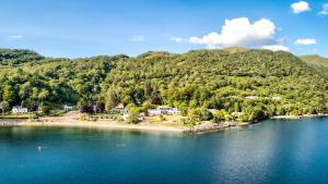 Onich Hotel & Lochside Beach Pods