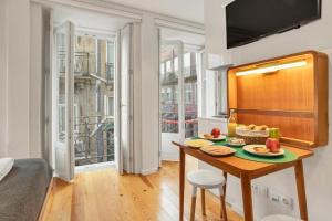 Host Wise - Lovely Shinny Flats with Balcony - Clerigos