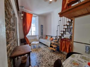 LA SEDE DELLARTE Monolocale Studio e Camere in Torre Medievale vicino a Duomo e Piazza Signoria