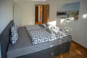 Modern Innsbruck Mountain Apartment I Free Parking