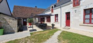 Maisons de vacances Maison de 3 chambres avec piscine privee spa et jardin clos a Mosnes : photos des chambres