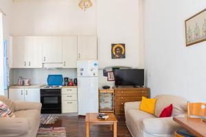 Imerios Nisyrian House