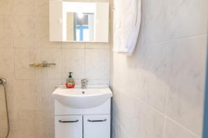 Imerios Nisyrian House