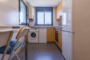 A&N Mediterranean Family Apartment with Pool & Parking