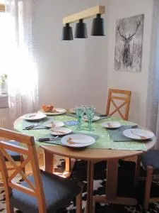 #7 Ferienhaus mit Schlossblick Trunkelsberg für max 6 Personen,Küche komplett eingerichtet, 2 Bäder 3 Schlafzimmer Top-Ausstattung - Frickenhausen