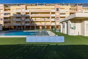 A&N Mediterranean Terrace Apartment with Pool & Parking