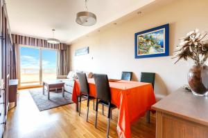 A&N Spacious Family Apartment with Pool & Parking