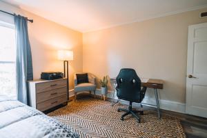 Downtown Escape Great for large families & groups