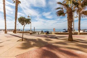 A&N Beachside Terrace Apartment with Pool & Parkin