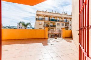 A&N Beachside Terrace Apartment with Pool & Parkin