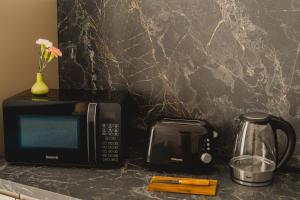 Charming 1BDR Apartment Near Sea! Great Location!