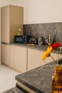 Charming 1BDR Apartment Near Sea! Great Location!