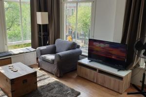 Amsterdam - Bright, canal-side, central, renovated 1BR