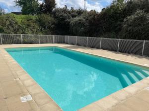 Appartements Appartement T3, Terrasse, Piscine, 2 Places Parking Prive : photos des chambres