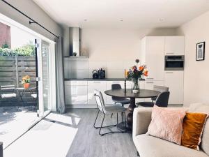 The Bank's Lodge by ZILT