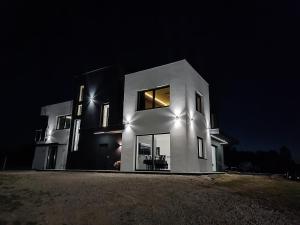 Modern Rancho - apartamenty nad rzeką, przy stadninie koni