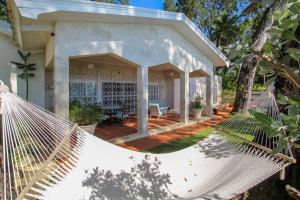 Church Point Cottage home by Bluescape