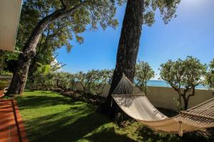 Church Point Cottage home by Bluescape