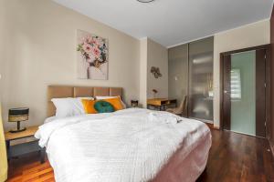 90m2 Golden Dragon Prestige Suite - Parking, Air Conditioner, Jacuzzi, Balcony - by Rentujemy
