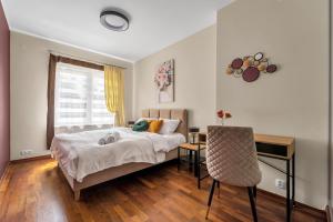 90m2 Prestige Suite - Parking & Jacuzzi & AirCon by Rentujemy