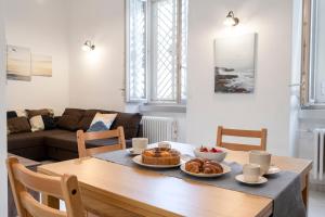GuestHost - Stazione & Policlinico Apartment