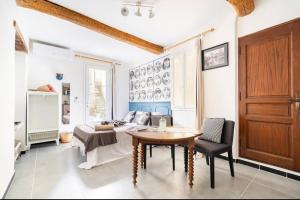 Le Bonheur -studio terrasse centre-ville -