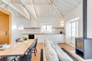 Miragaia Apartments by DAHOME