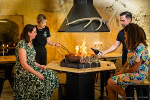 A lOmbre dAzay - Demeure dHôtes - GuestHouse