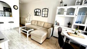 Cozy and Bright apartment Los Locos