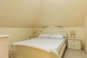 The Lake Houses by PikHost