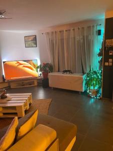 Maisons de vacances Villa jardin piscine jacuzzi : photos des chambres