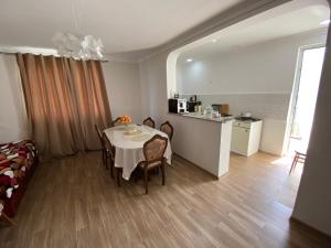 Bright apartment near Gurjaani Culture and Recreation Park free Parking