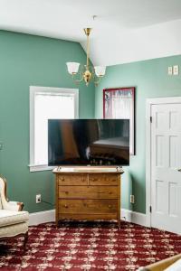 The Long Run - 2 CA King Sized Beds+ - Sleeps 8-10