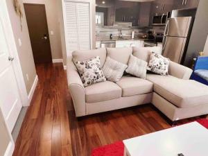 504 Luxe 1BDR APT in center city