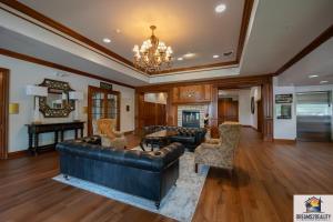 1BR Walk-In Condo - 2 Pools - FREE TICKETS INCLUDED - PR40-10