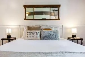 10 min to Mountains Queen Bed Woodstock Suite - 白河交界处