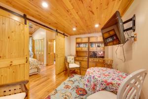 Barn-Style Georgia Vacation Rental - Pet Friendly!