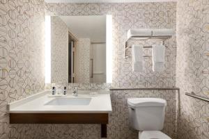 King Room - Mobility Access/Hearing Accessible room in Holiday Inn Orlando International Airport an IHG Hotel