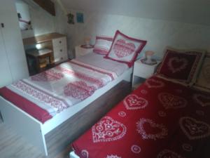 B&B / Chambres d'hotes Chalet St Remy : photos des chambres