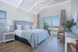 Seapearl Oceanfront Villa and Cottage
