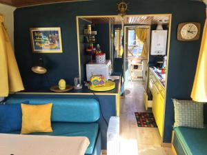 B&B / Chambres d'hotes Ille Flottante, hebergements insolites sur le canal : Studio Familial