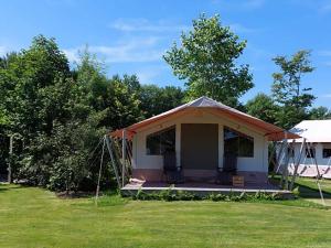Safari Tent in Friesland near Nature