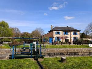 B&B / Chambres d'hotes Ille Flottante, hebergements insolites sur le canal : photos des chambres